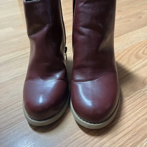 EUC Sociology Dark Rum Booties - Picture 3 of 12